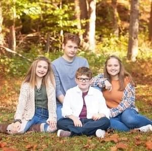 Meet your Posher, Holly